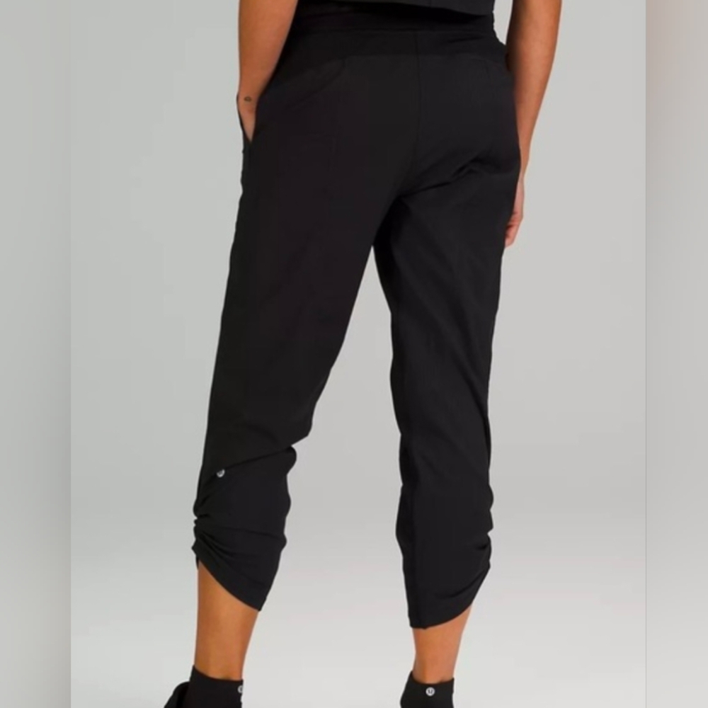 Lululemon • Dance Studio Mid Rise Cropped Pant Black Size 10 - Picture 3 of 7